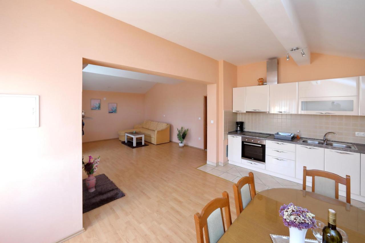 Apartmani Jagoda 比比涅 外观 照片