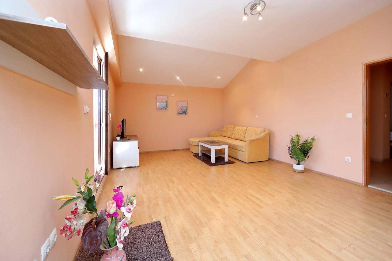 Apartmani Jagoda 比比涅 外观 照片