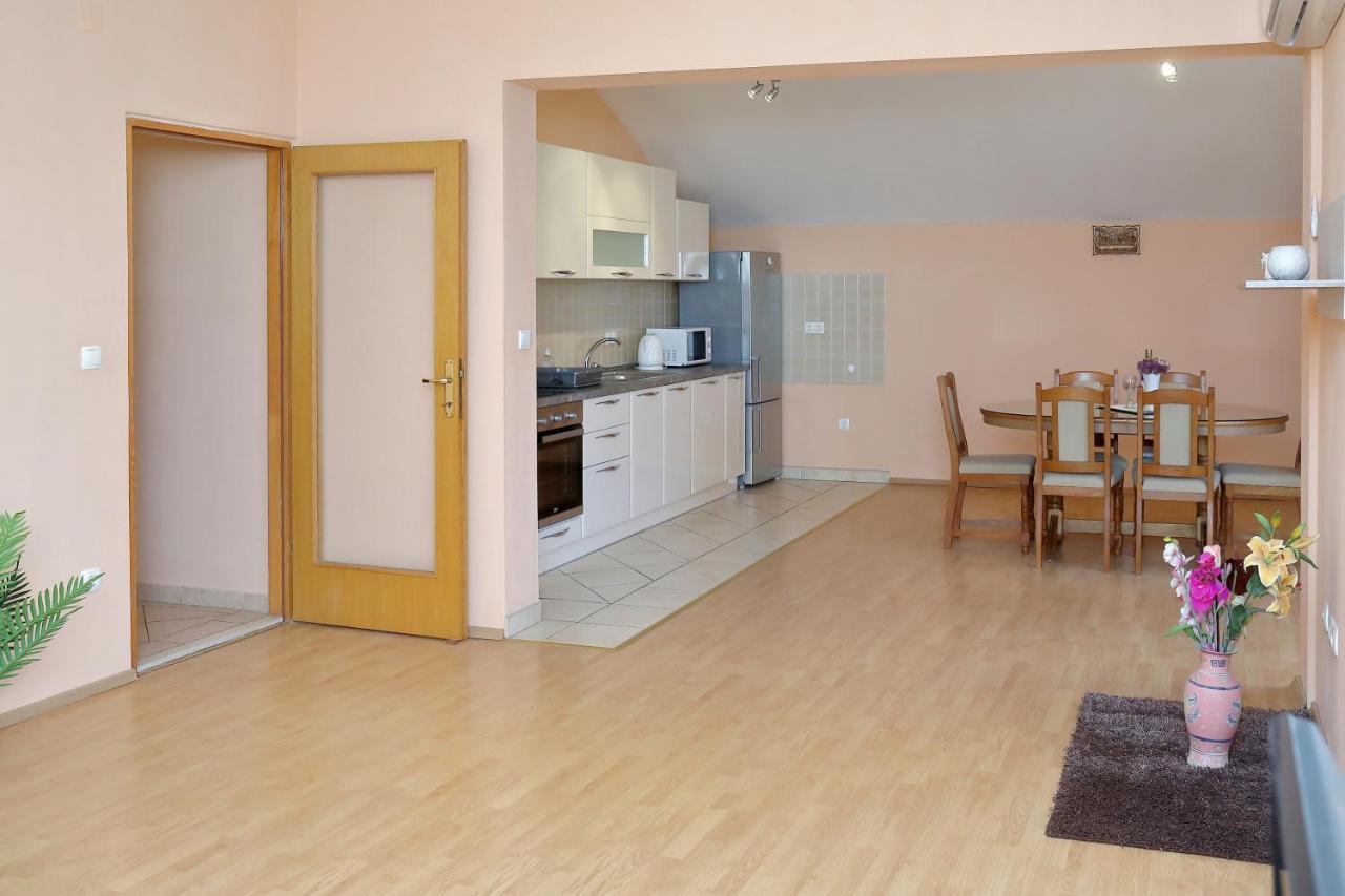 Apartmani Jagoda 比比涅 外观 照片