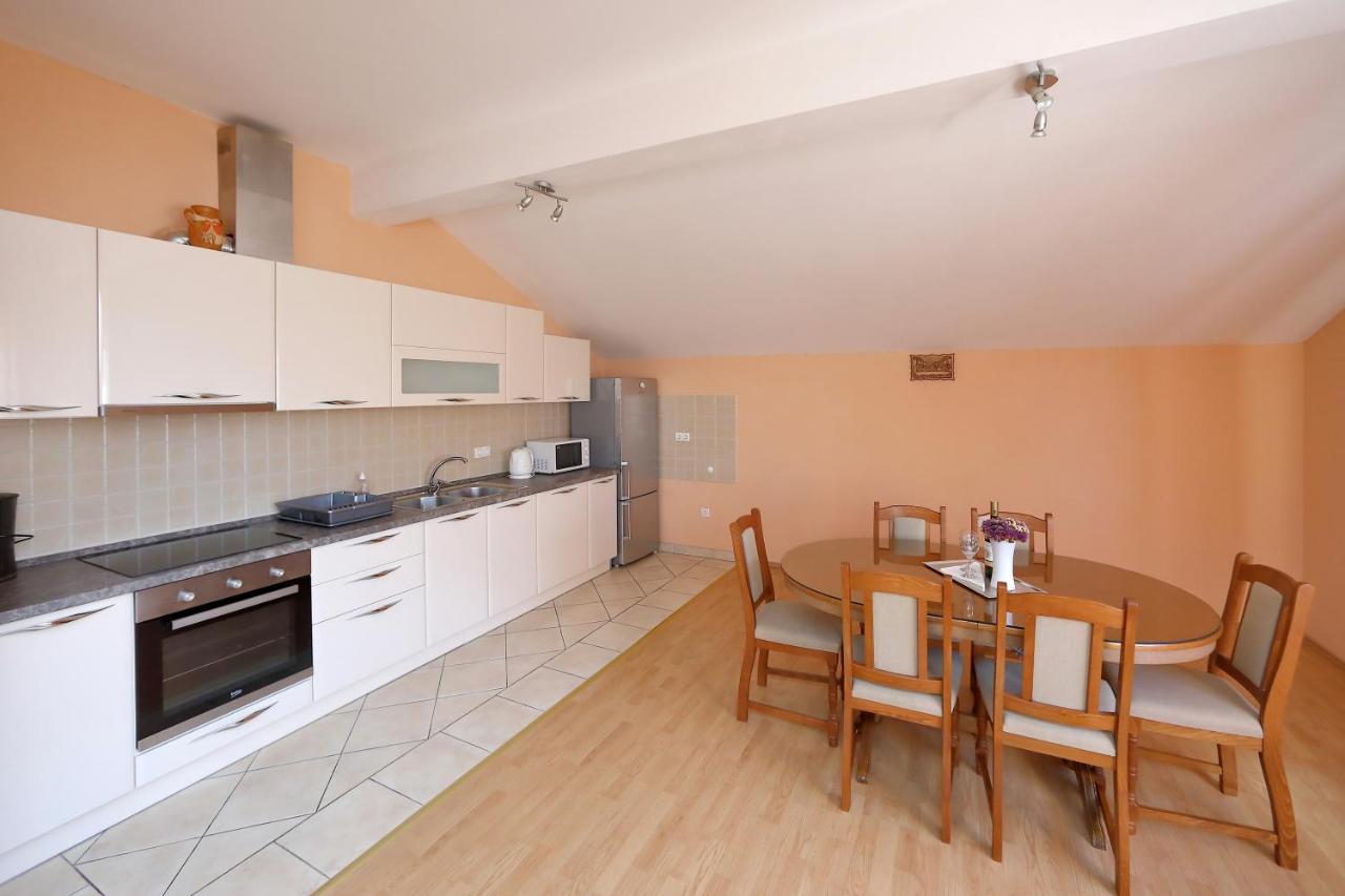 Apartmani Jagoda 比比涅 外观 照片